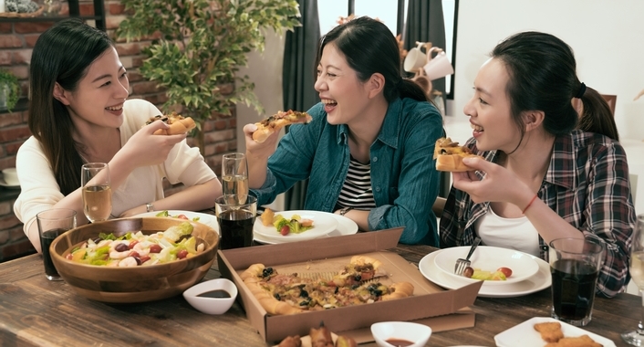 テイクアウト　中食　パーティー　ピザ