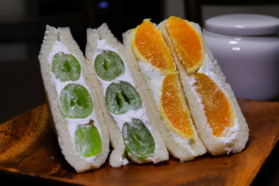 果物の香り広がるサンドイッチ｜フルーツサンドに流行の兆し！