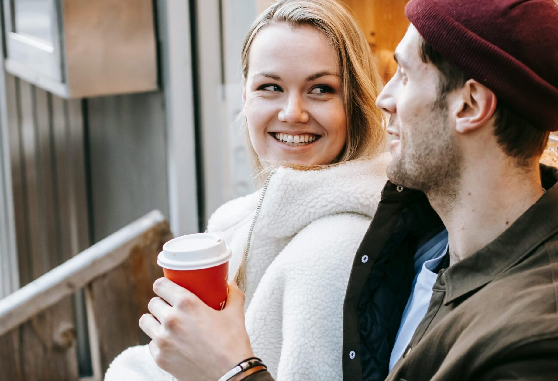 紙コップのメリットは？特徴やデメリット・注意点も解説